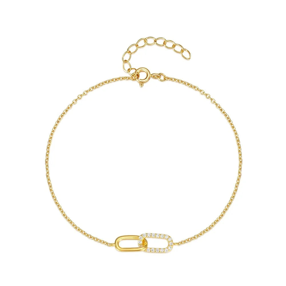Eos Link Bracelet in 18K gold-plated 925 sterling silver with an opal stone and infinity link design. Elegant fashion jewelry for women.